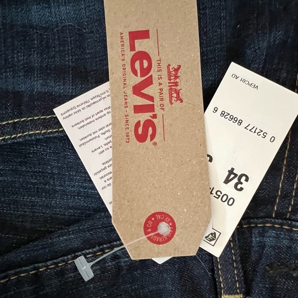 Levi’s Straight Leg Jeans - Picture 3 of 3